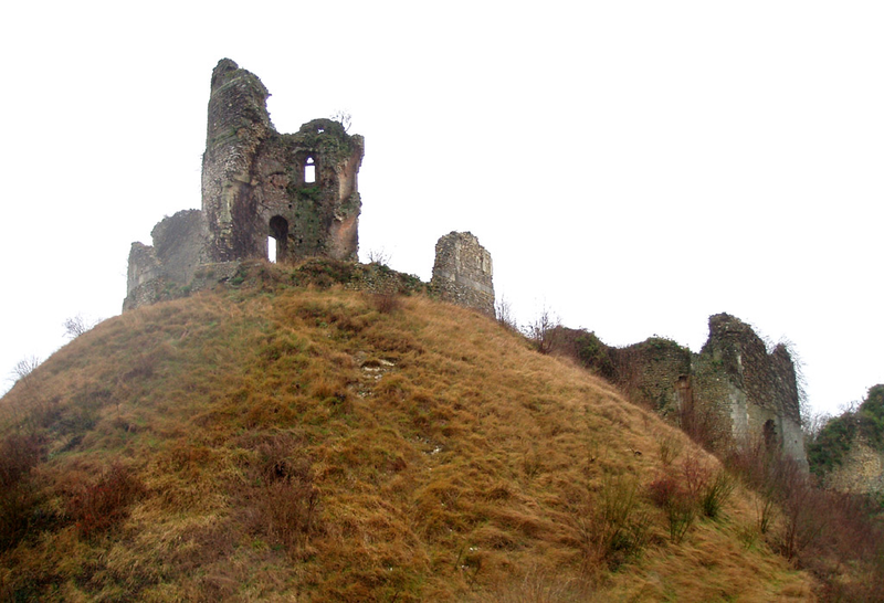 Illustration for article titled Wanna buy a medieval castle? Now's your chance.